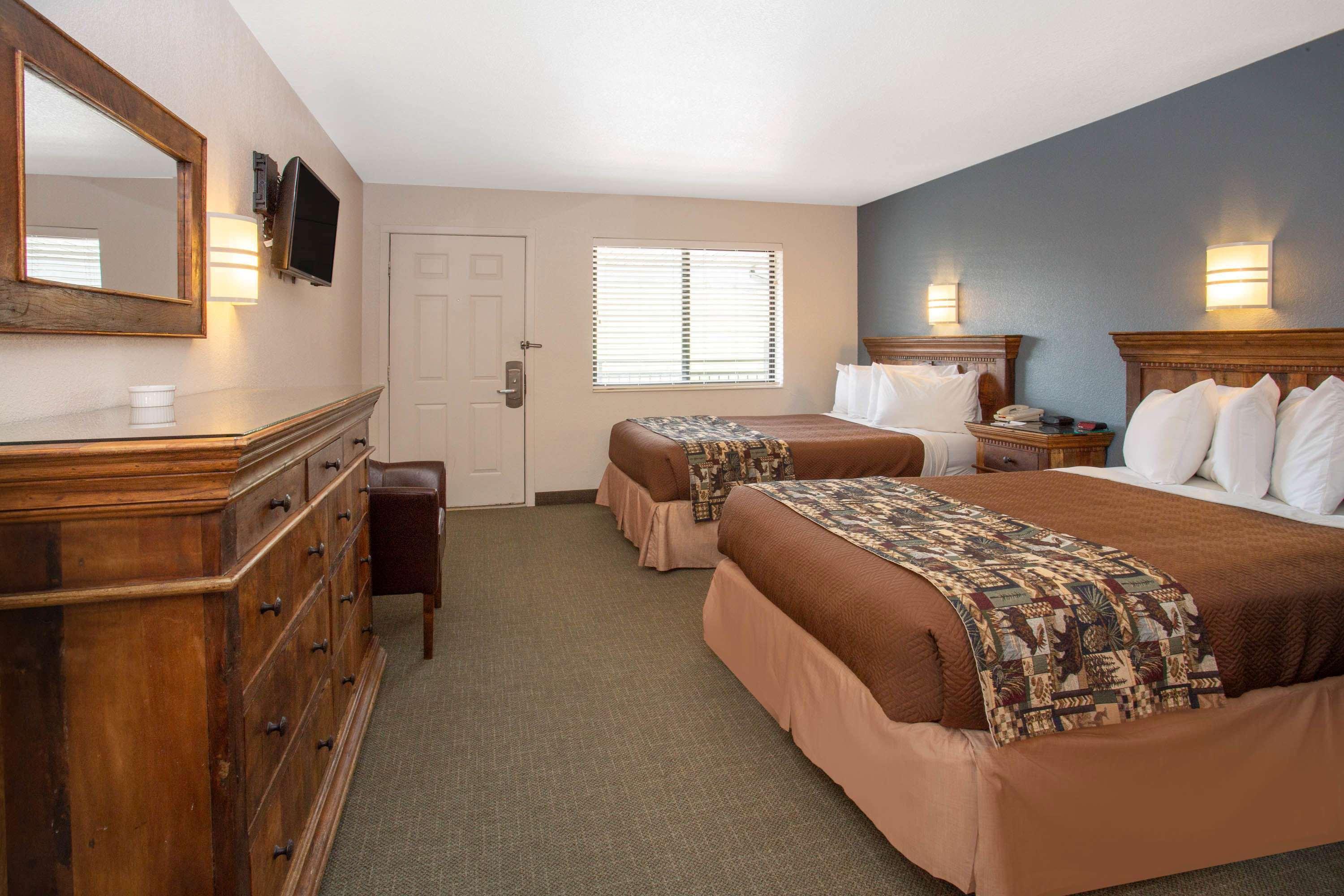 Travelodge By Wyndham Gardiner Yellowstone Park North Entr Buitenkant foto