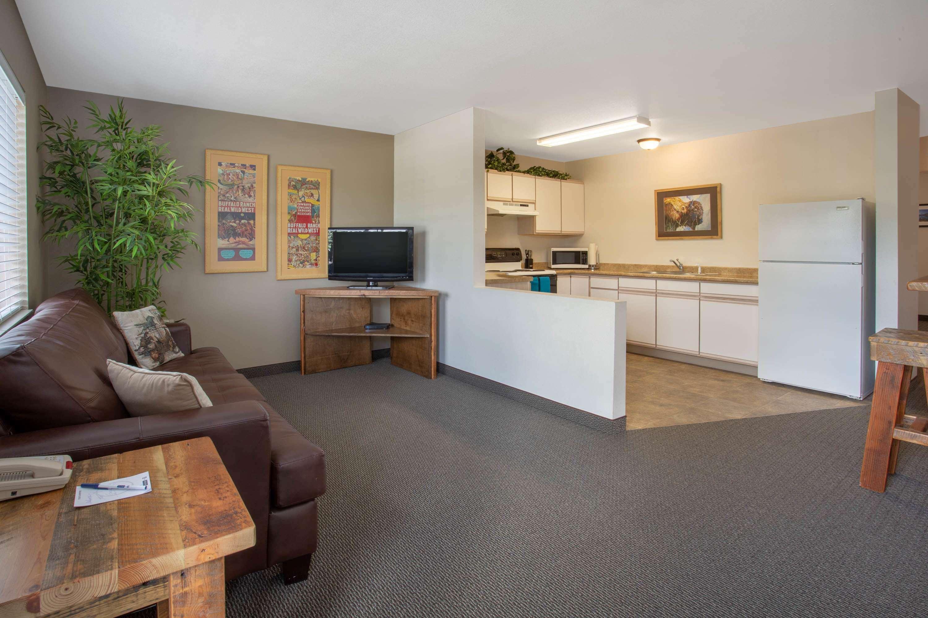 Travelodge By Wyndham Gardiner Yellowstone Park North Entr Buitenkant foto
