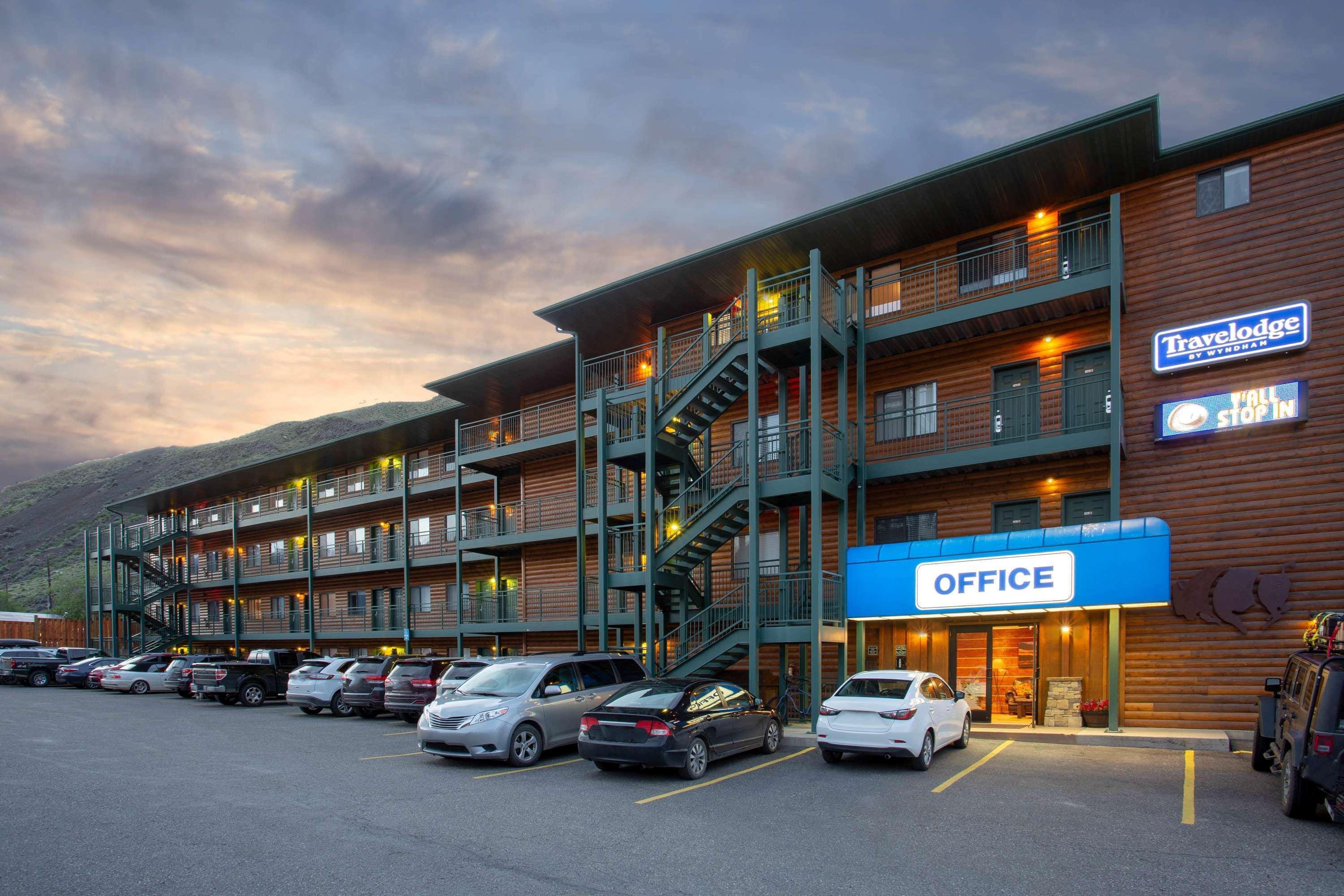 Travelodge By Wyndham Gardiner Yellowstone Park North Entr Buitenkant foto