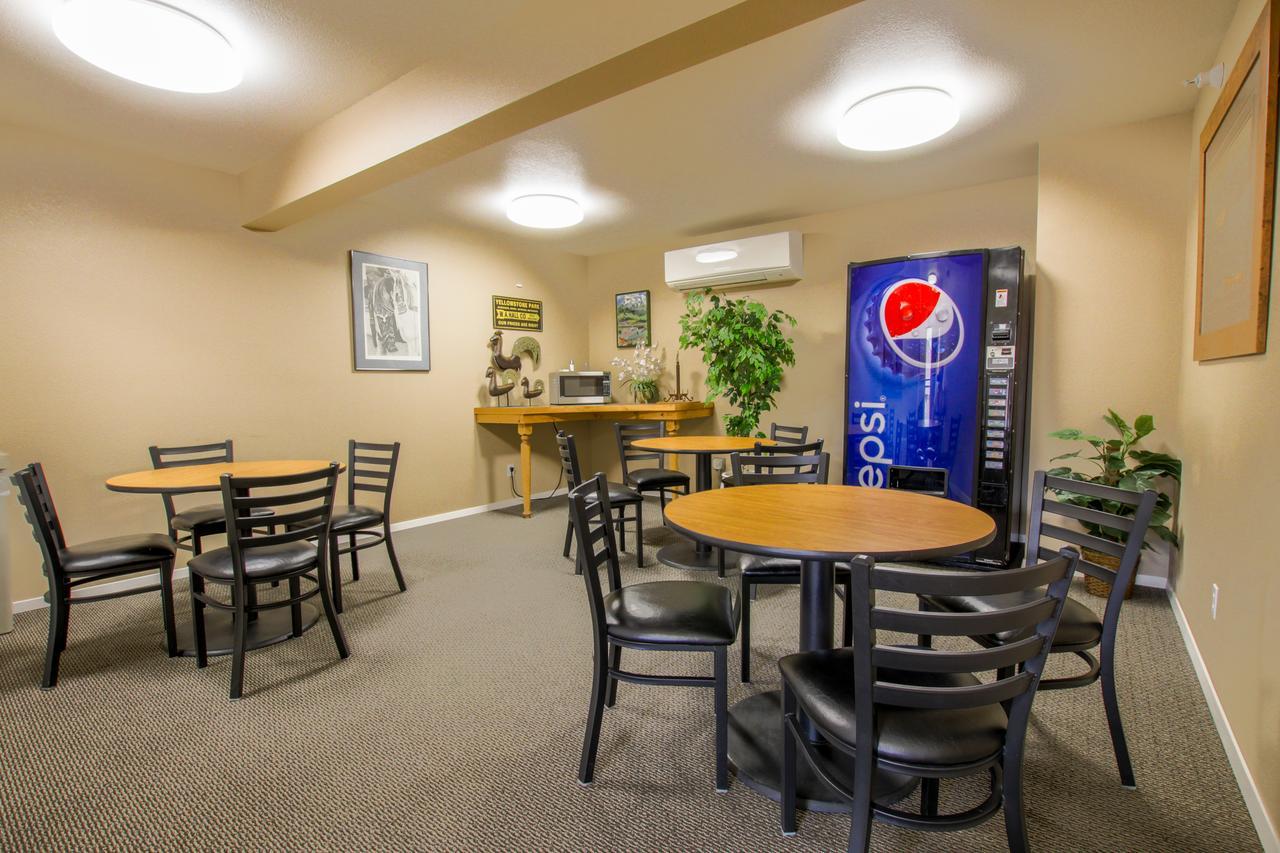 Travelodge By Wyndham Gardiner Yellowstone Park North Entr Buitenkant foto